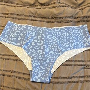 Victoria Secret no show cheekster bundle